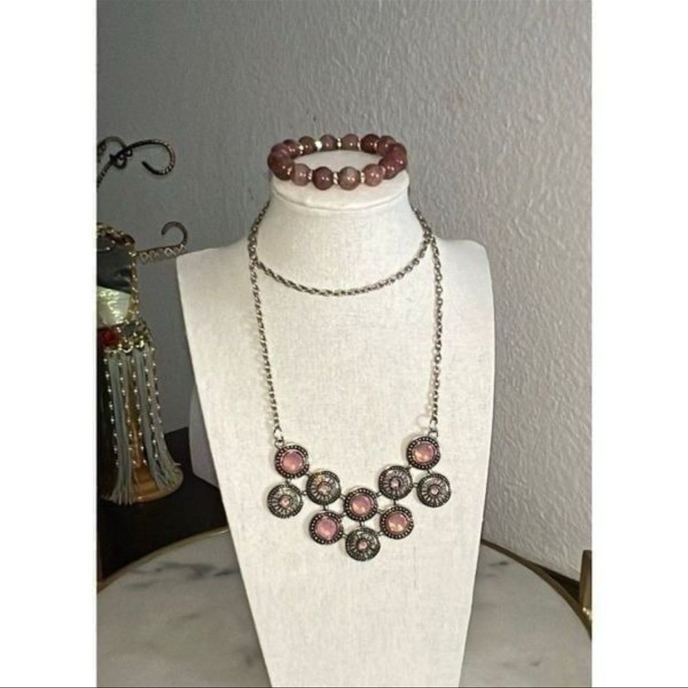 Paparazzi necklace silver tone peachy pink faceted plastic beads filigree